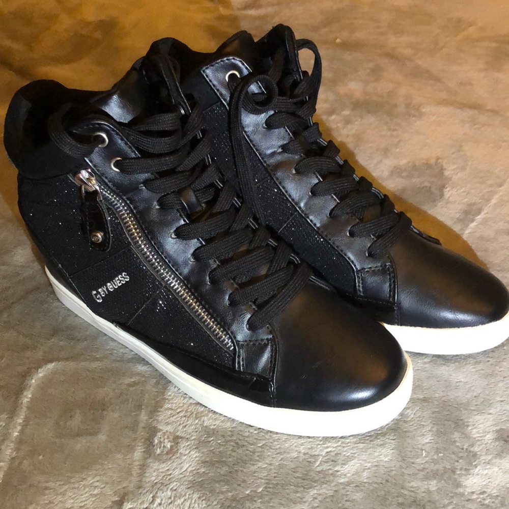 Women’s guess sneakers